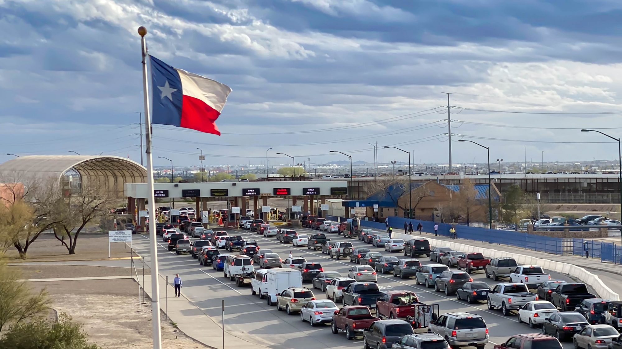 Backup of cars waiting to enter Texas from Mexico